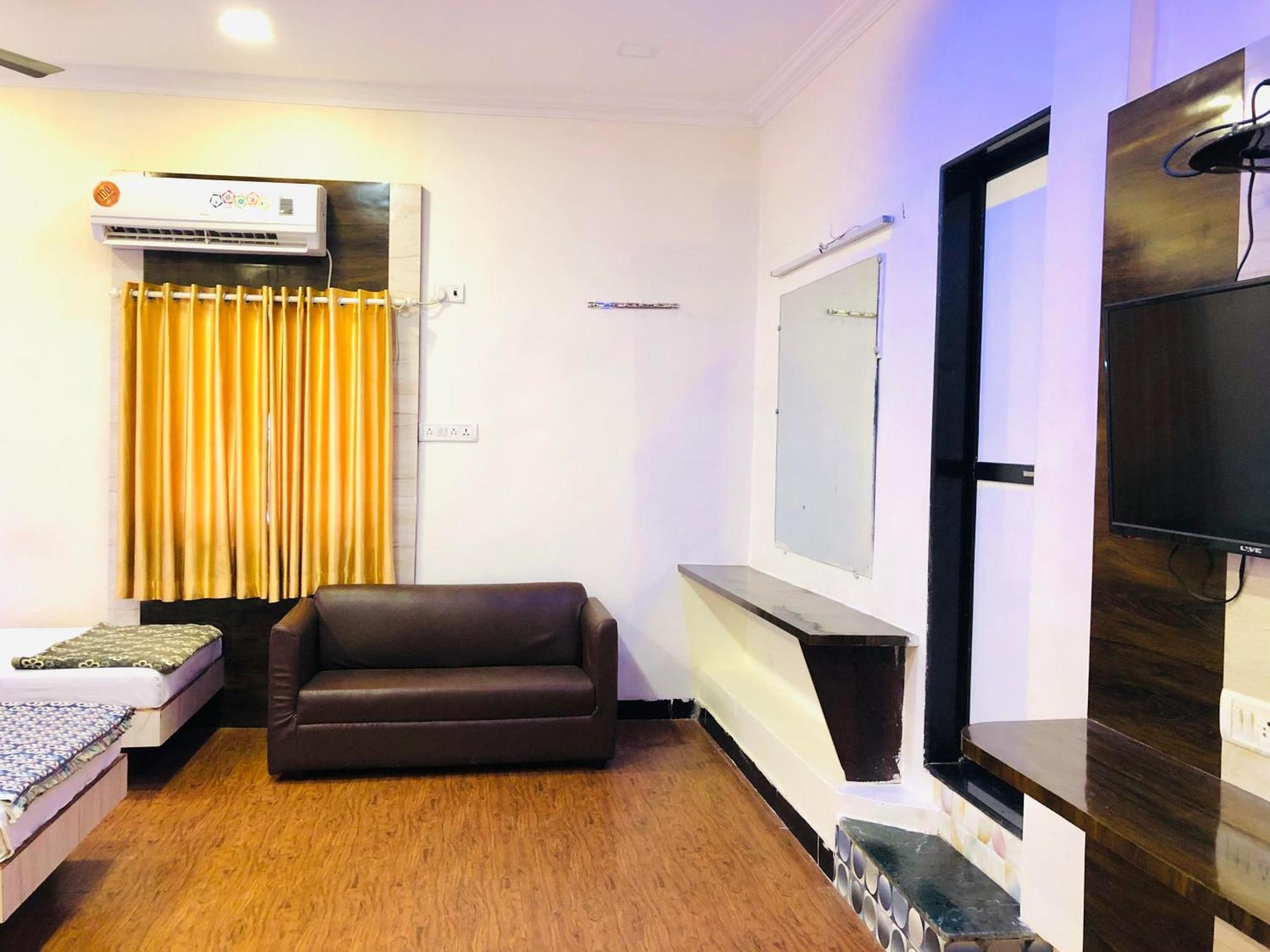 Hotel Volga 2 Mumbai Exterior photo