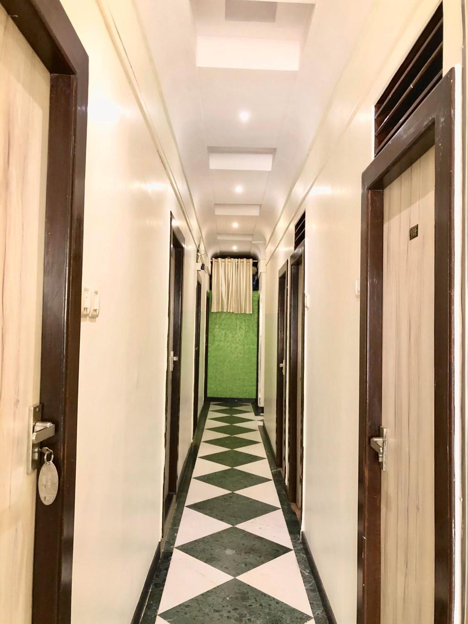 Hotel Volga 2 Mumbai Exterior photo